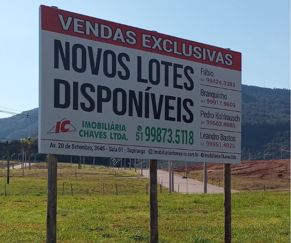 Placa com estrutura Madeira