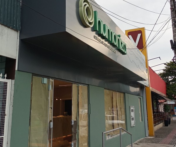 Fachada com Letra Caixa