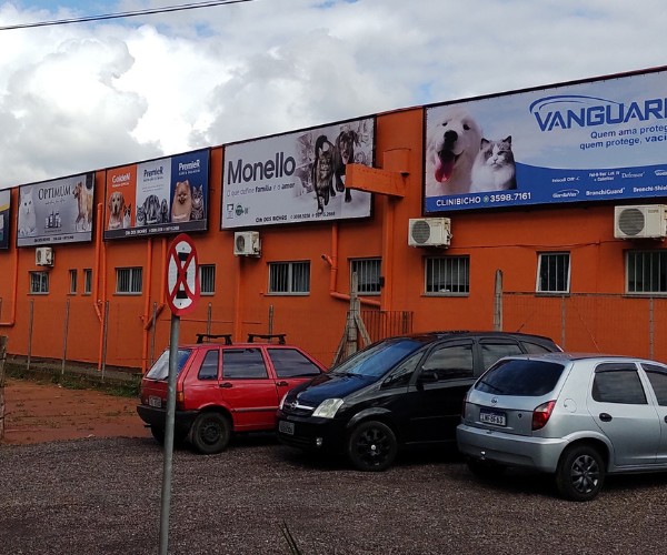 Diversos painéis com Lona